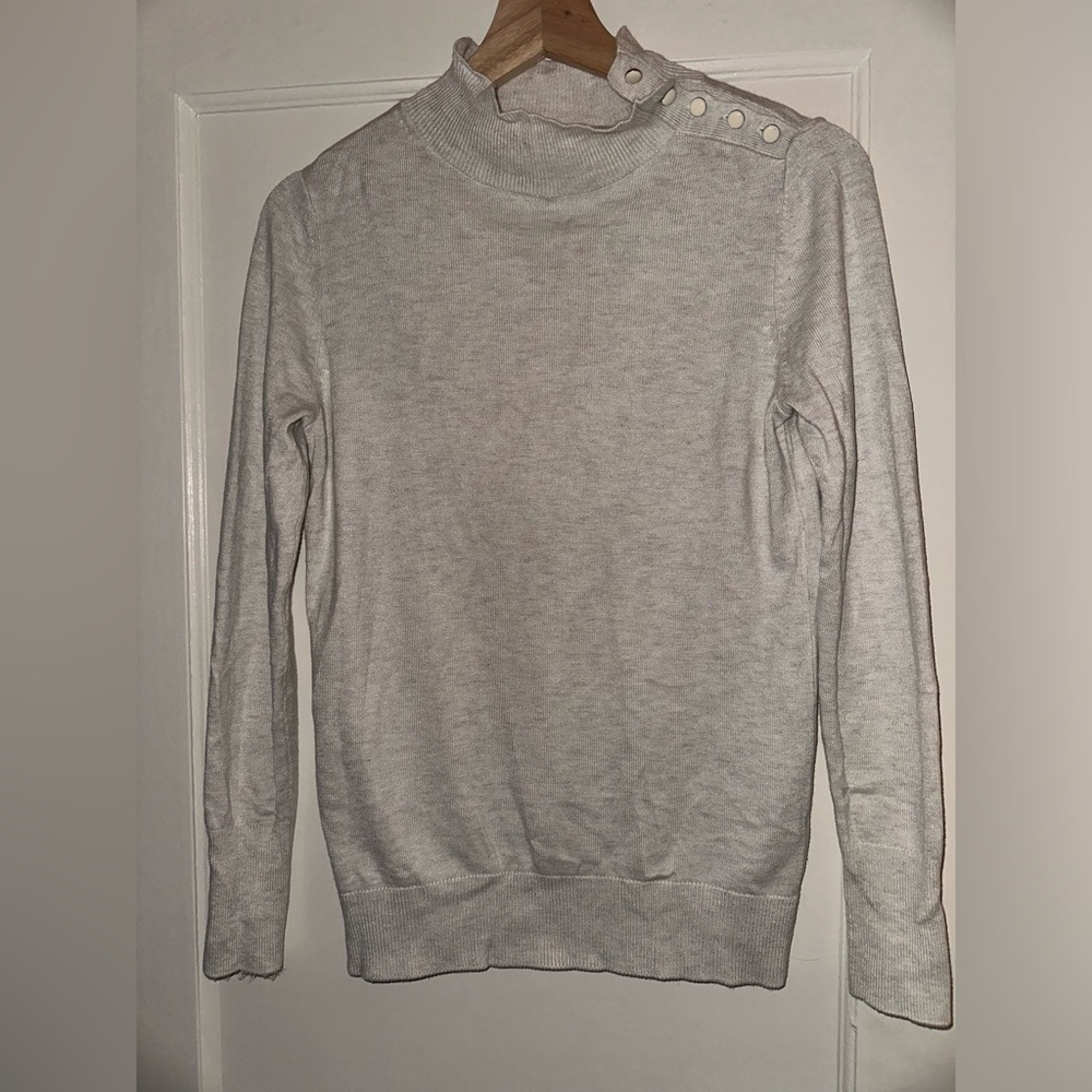 Ann Taylor Sweater. Off White. Size SP.